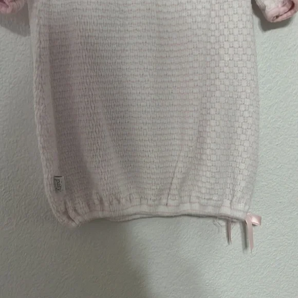 Pink Newborn onesie - Picture 3 of 4